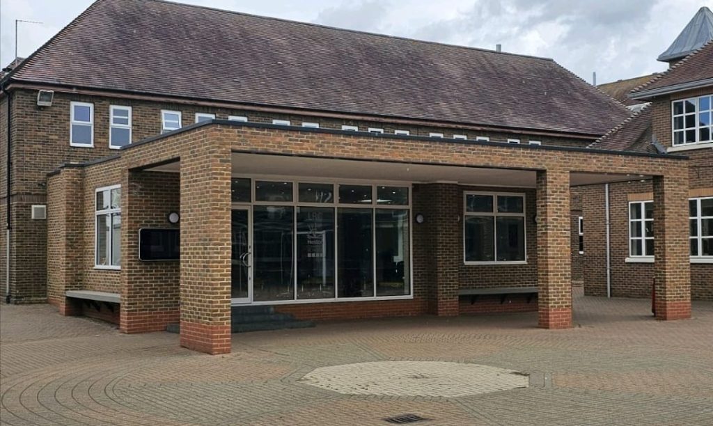 dawes-building-services-heston-school-courtyard-london.jpg